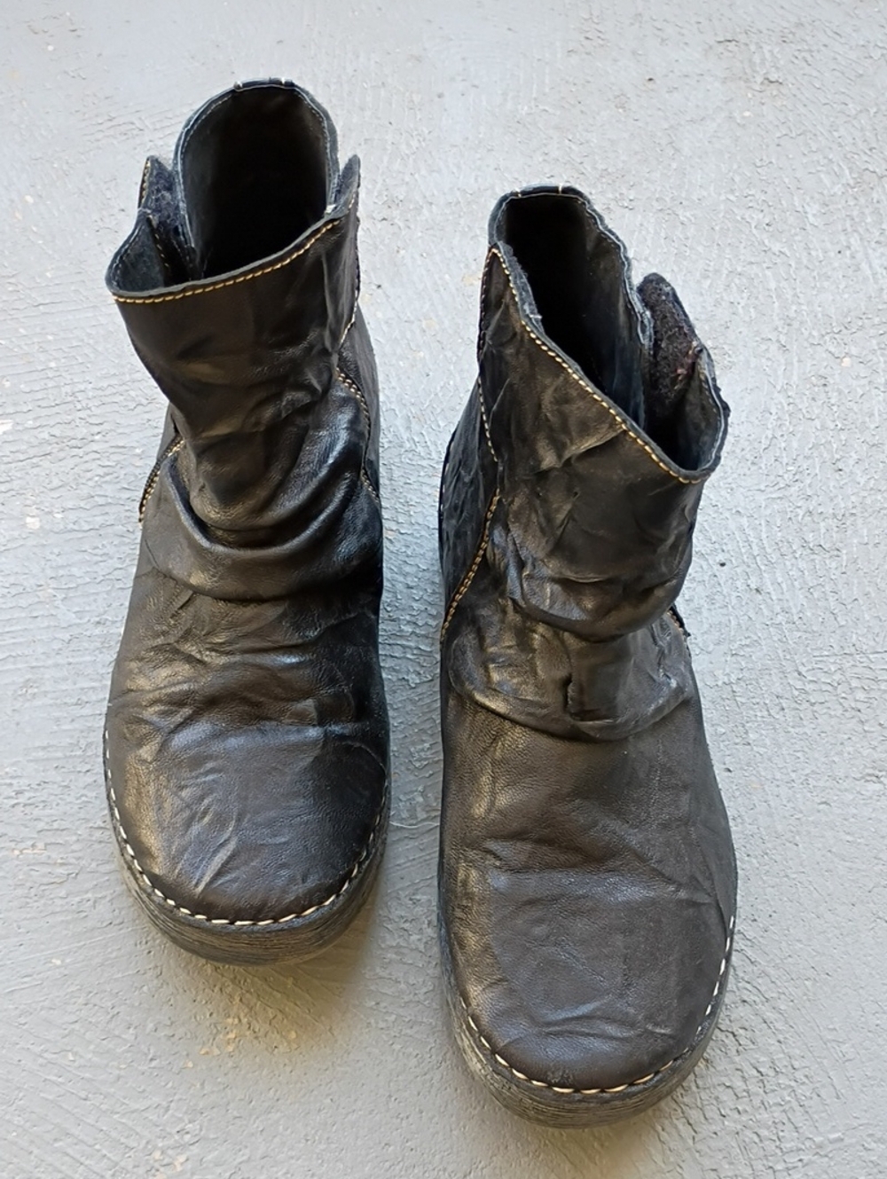 Marvelous Women's Black Leather Slouch Ankle Boots Size 8